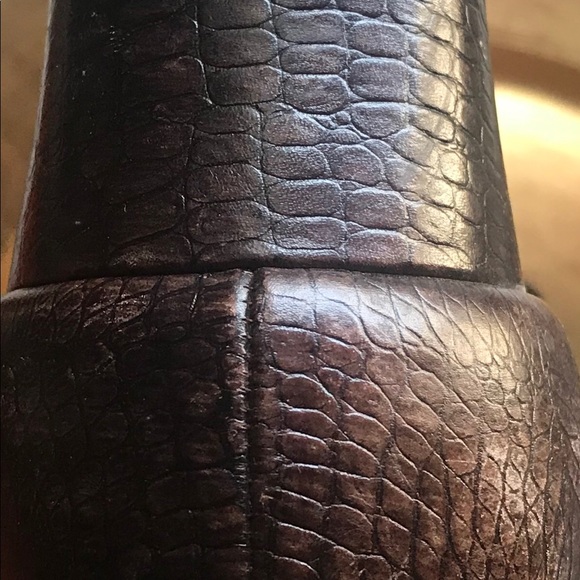 VINTAGE BROWN CROCODILE PUMPS - Picture 8 of 8